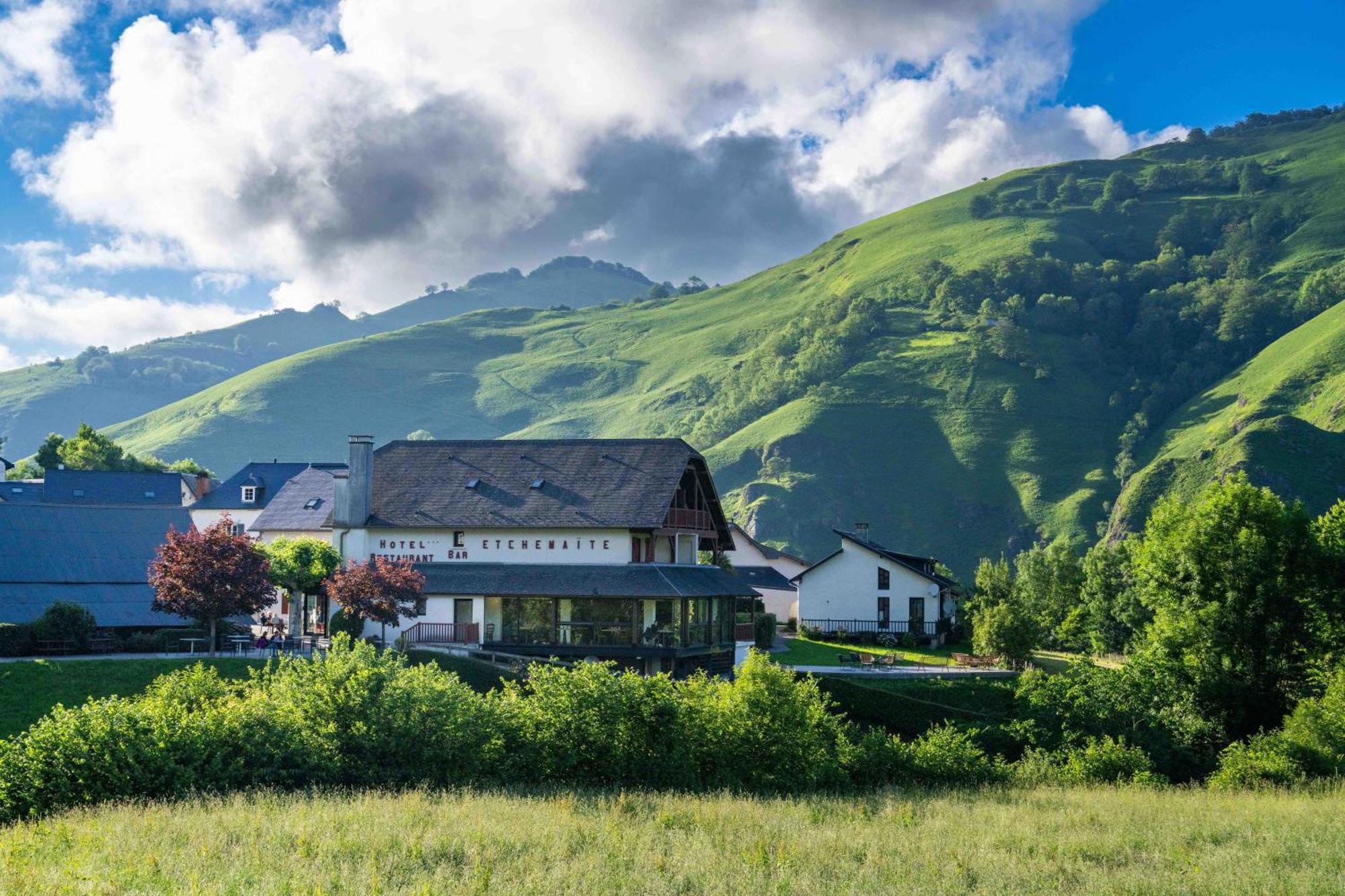 Logis Hotel Etchemaite Larrau Zewnętrze zdjęcie